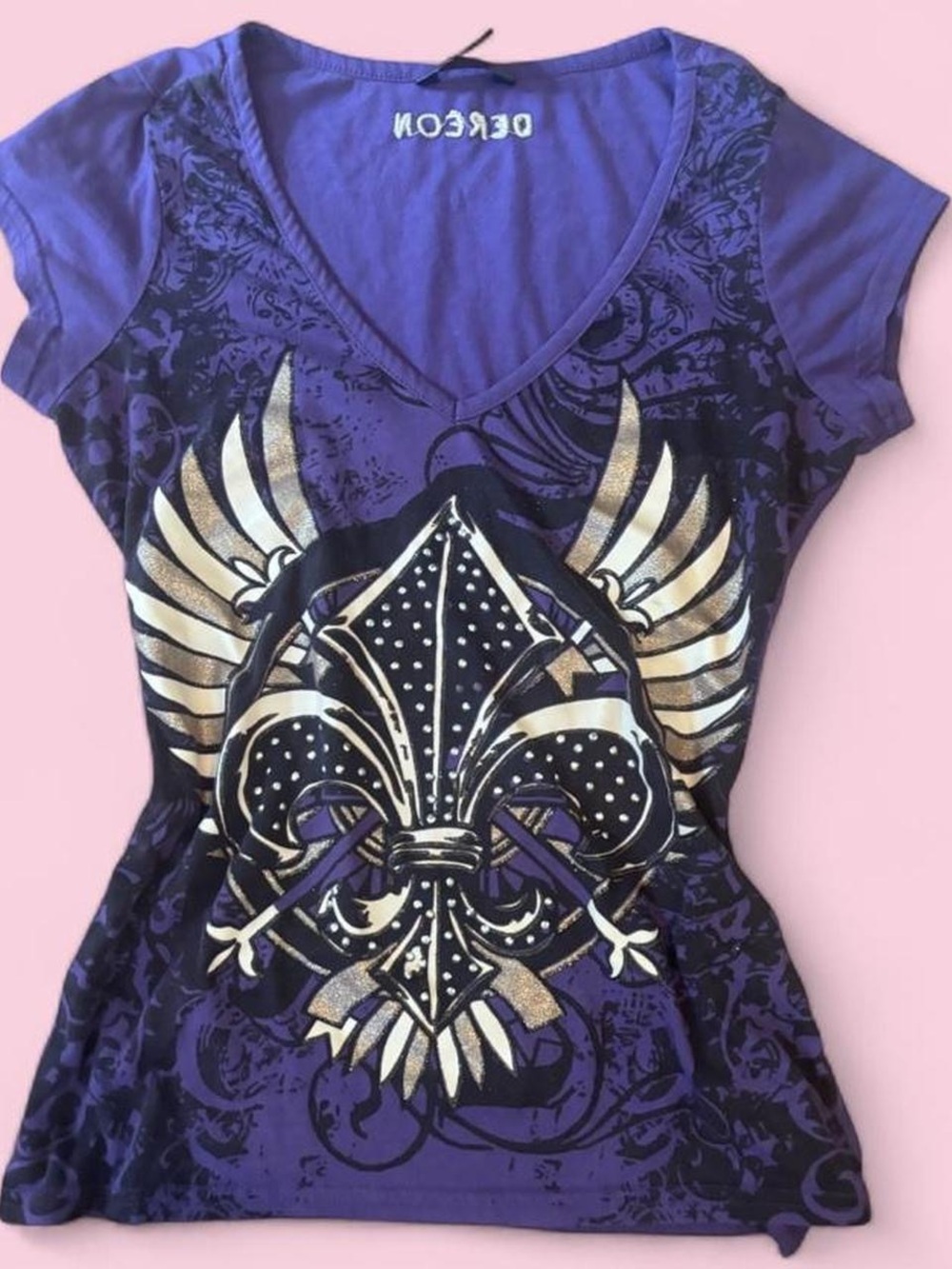 Y2k Dereon Graphic Purple V-Neck Fitted Tee ~ Size M